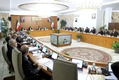 تمدید مصوبه تغییر ساعات کار دستگاه&zwnj;های اجرایی مستقر در تهران تا پایان سال