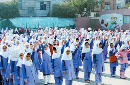 گرفتن مشروط وجه توسط مدارس دولتی قانونی است