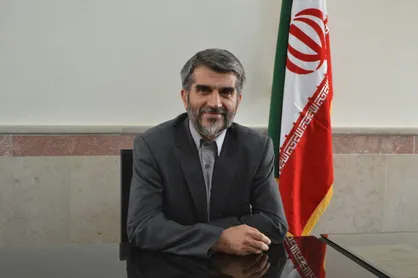 شاهد اعمال نظرهای جناحی و خانوادگی در دانشگاه آزاد تبریز هستیم/ ادامه این روند مانع اصلی تحقق منویات رهبری در دانشگاه می&zwnj;شود