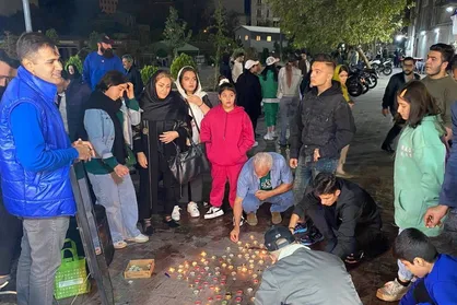 شمع روشن کردن&zwnj;ها در تهران ادامه دارد!+ تصاویر