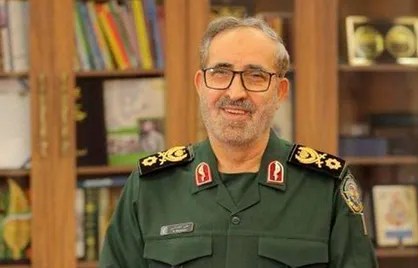 ما با انقلاب اسلامی دشمنان داخلی و خارجی را که تهدیدکننده عزت و شرف ما بودند از سرزمین خود دور کردیم