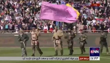 همخوانی قطعه &laquo;ای لشکر صاحب زمان&raquo; حسین طاهری توسط دهه نودی&zwnj;ها در ابتدای مراسم اجتماع بزرگ خانوادگی &laquo;سلام فرمانده&raquo;