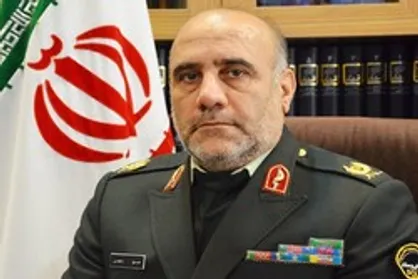 معلم و کارگر نماد رشد و توسعه جامعه هستند