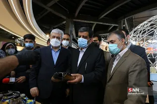 بازدید ستاری و ضرغامی از نمایشگاه ایران ساخت