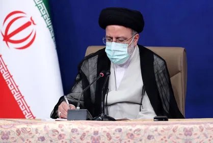 دستور رئیسی برای رفع صف کامیون&zwnj;ها در گمرک آستارا/ تشکیل کارگروه ویژه برای مشکلات مرزی
