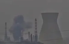 انتشار لحظه اصابت موشک‌های ایران به نیروگاه و پالایشگاه حیفا از دید دوربین مداربسته