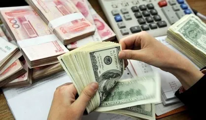 هشدار درباره ریسک ورود به بازار آزاد ارز / تخصیص ۴.۳ میلیون دلار ارز به متقاضیان در مرکز مبادله