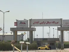 کارگران نیروگاه سیکل ترکیبی آبادان منتظر تحقق وعده‌های مدیران این مجموعه هستند