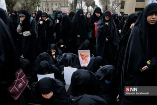 تجمع دانشجویان در دانشگاه تهران
