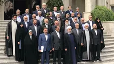 کار نشود///کدخداپرستان تنها راه خلاصی از بحران وتحریم را وابستگی می‌دانند