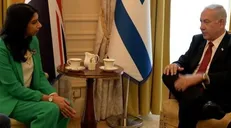 رایزنی ضد ایرانی نتانیاهو با وزیر کشور انگلیس همزمان با تظاهرات ۶۳۰ هزار نفری
