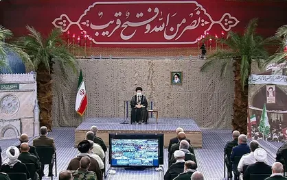 رهبر انقلاب: حمله نظامی به کشور بعد انقلاب غیر منتظره نبود / اگر بعد فتح خرمشهر دست روی دست می&zwnj;گذاشتیم جنگ تمام نمی&zwnj;شد