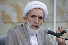 حجت الاسلام طائب نسبت بیانیه گام دوم انقلاب با افول آمریکا را برای دانشجویان اصفهانی تشریح می‌کند