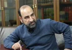شهید سلیمانی بیش از ۱۳۰ جلد کتاب درباره دفاع مقدس جمع‌آوری کرد