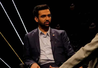 واکنش ابطحی به لباس خادمی آذری&zwnj;جهرمی؛ بوی ریا می&zwnj;دهد