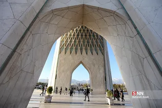 حال و هوای نوروزی برج آزادی