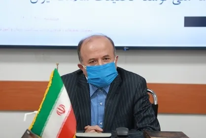 میانگین تجویز دارو درهرنسخه، درجهان کمتراز ۲ قلم و درایران، ۳.۶ قلم است