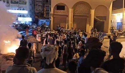 فرار نخست&zwnj;وزیر دولت مستعفی یمن از ترس معترضان