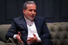 عراقچی: نامه رهبر انقلاب به پوتین نکات مهمی داشت/آمریکایی‌ها در مذاکرات ثبات رای داشته باشند + فیلم