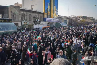 راهپیمایی مردم شیراز در محکومیت اغتشاشات