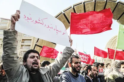 آیا دانشجو فقط باید سیاسی باشد؟