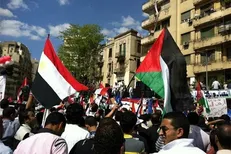 خشم مصری‌ها نسبت به عبور کشتی صهیونیستی از کانال سوئز