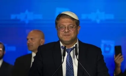 وزیر صهیونیست هتک حرمت قرآن را توجیه، اما سوزاندن تورات را &laquo;یهودستیزی&raquo; خواند