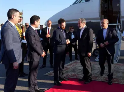 وزیر امور خارجه وارد ارمنستان شد