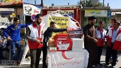 ایستگاه جمع&zwnj;آوری کمک&zwnj;های نقدی و غیرنقدی برای زلزله زدگان کرمانشاه در خیابان انقلاب برپا شد