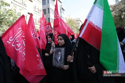 تجمع پرشور جاماندگان اربعین در میدان خراسان و حرکت به سوی حرم عبدالعظیم