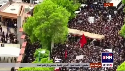لحظه ورود پیکر&zwnj;های شهدای خدمت به مصلی تبریز بعد از گذشت ۴ ساعت از آغاز مراسم