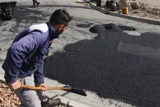 مدیری که به کارگر بودنش افتخار می‌کند / عزم جزم شهرداری برای افزایش دو برابری تولید آسفالت