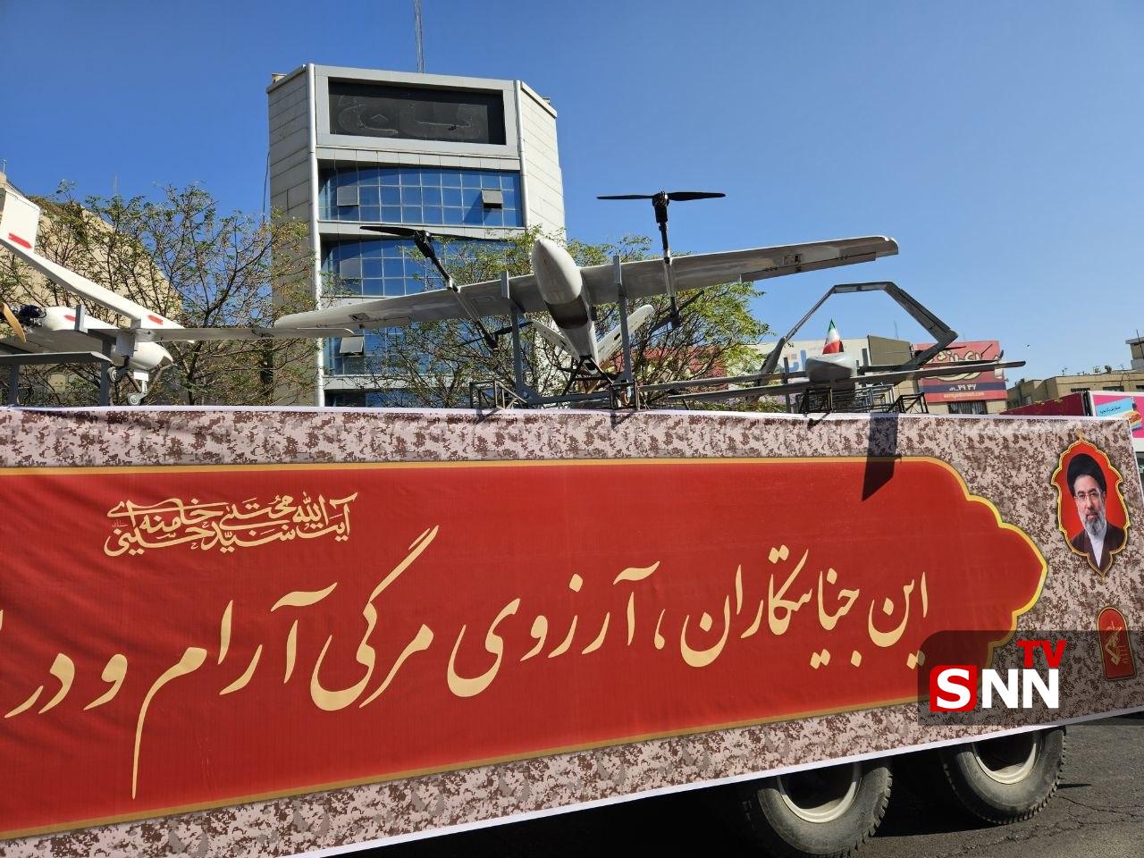 به نمایش گذاشتن پهپادهای ایرانی در رزمایش جانفدایان + فیلم و عکس به نمایش گذاشتن پهپادهای ایرانی در رزمایش جانفدایان + فیلم و عکس