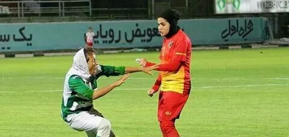 بزن بزن به سبک دختران فوتبالیست!+عکس