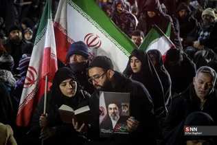 مراسم احیاء شب بیست و سوم ماه رمضان در میدان انقلاب اسلامی تهران