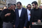 سید حسن قاضی زاده وزیر بهداشت در تشییع پیکر ۱۳۵ شهید گمنام دفاع مقدس