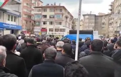 نماز میت غیابی برای شهید امام خامنه&zwnj;ای در دیاربکر ترکیه