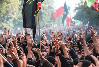 حرکت دسته عزاداری دانشگاهیان دانشگاه آزاد کرج