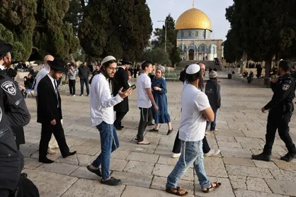 ده&zwnj;ها شهرک&zwnj;نشین صهیونیست به مسجدالاقصی تعرض کردند