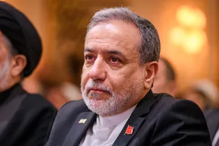 مراسم «محرم و عاشورا در آیینه اسناد وزارت امور خارجه»