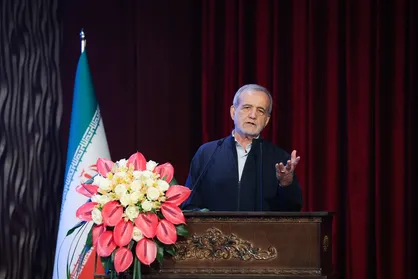 پزشکیان: در همه جلسات دولت اولویتم معیشت مردم است / دشمنان نخواهند توانست ما را به زانو در بیاورند + فیلم