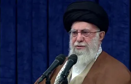 به توفیق الهی، مناطق تصرف&zwnj;شده&zwnj;ی سوریه به وسیله&zwnj;ی جوانان غیور سوری آزاد خواهد شد؛ شک نکنید این اتفاق خواهد افتاد و آمریکا هم به وسیله&zwnj;ی جبهه&zwnj;ی مقاومت از منطقه اخراج خواهد شد