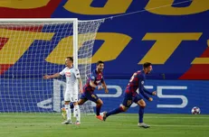 بارسا ۳-۱ ناپولی؛ آبی و اناری فاتح نبرد VAR‌ها