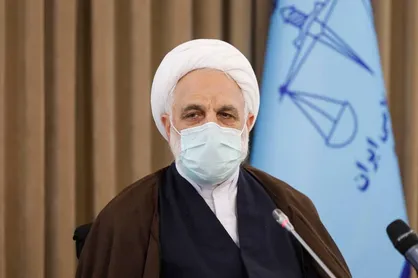رییس دستگاه قضا از زندان ایلام بازدید کرد/ آزادی زندانیان مالی در حضور محسنی اژه&zwnj;ای