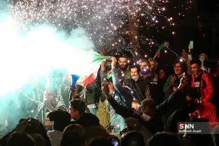 شادی مردم تهران پس از صعود تیم ملی فوتبال به جام جهانی