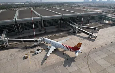 رشد ۴۰ درصدی پرواز‌های فرودگاه کیش/جابه‌جایی بیش از ۲۵ هزار مسافر همزمان با جشنواره تابستانی