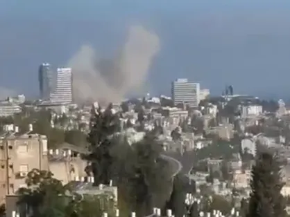 حیرت شهرک نشین صهیونیست از شدت انفجار موشک ایرانی در حیفا