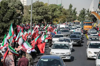 زنجیره انسانی جان فدا در مشهد
