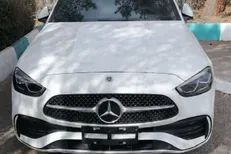 یک خودروی ۱۵ میلیاردی به دلیل نداشتن پلاک توقیف شد