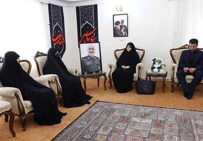 دیدار دختر پزشکیان با خانواده شهید سپهبد سلامی